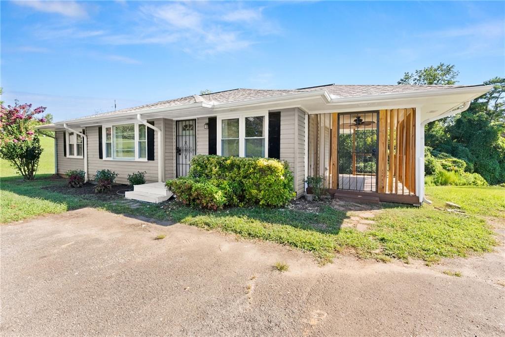 6500 Dahlonega Hwy., Clermont, GA 30527