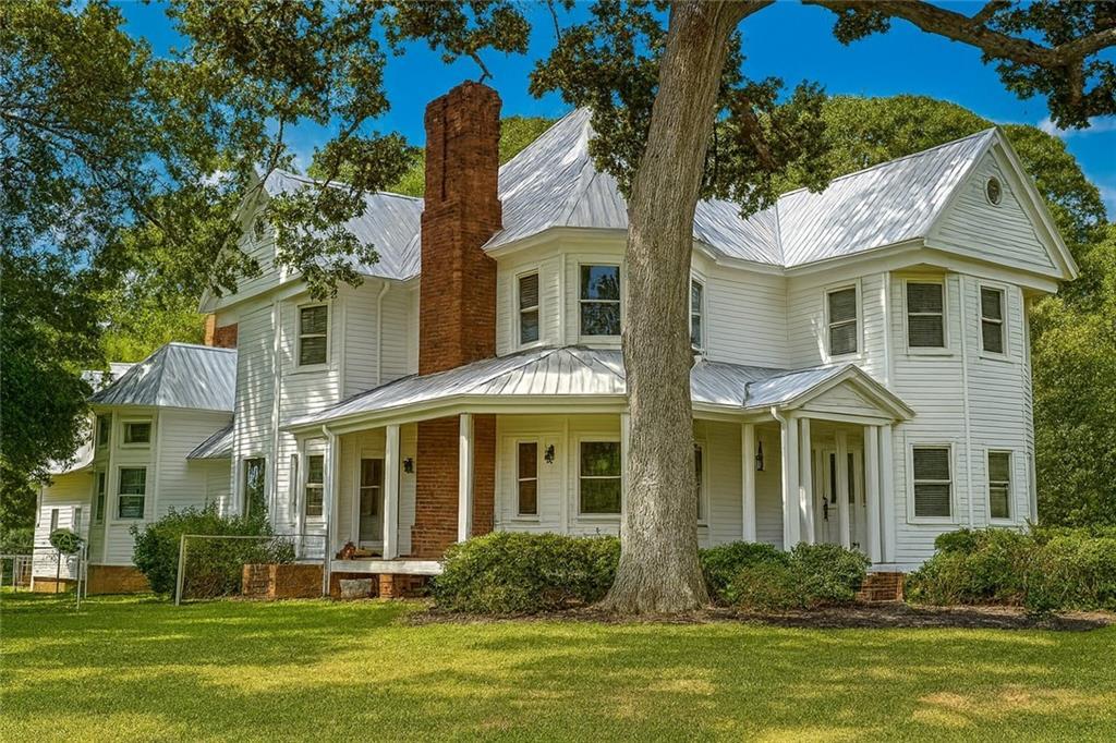 5809 Warren Farm Rd., Powder Springs, GA 30127