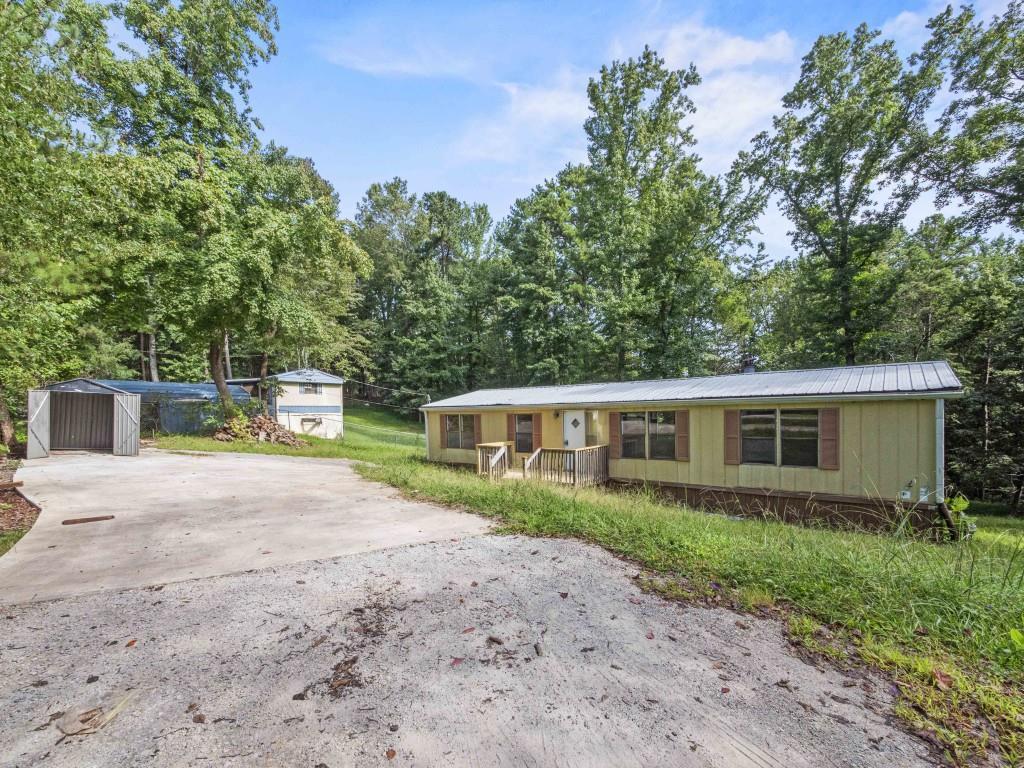 1671 Azelea Ln., Gainesville, GA 30507
