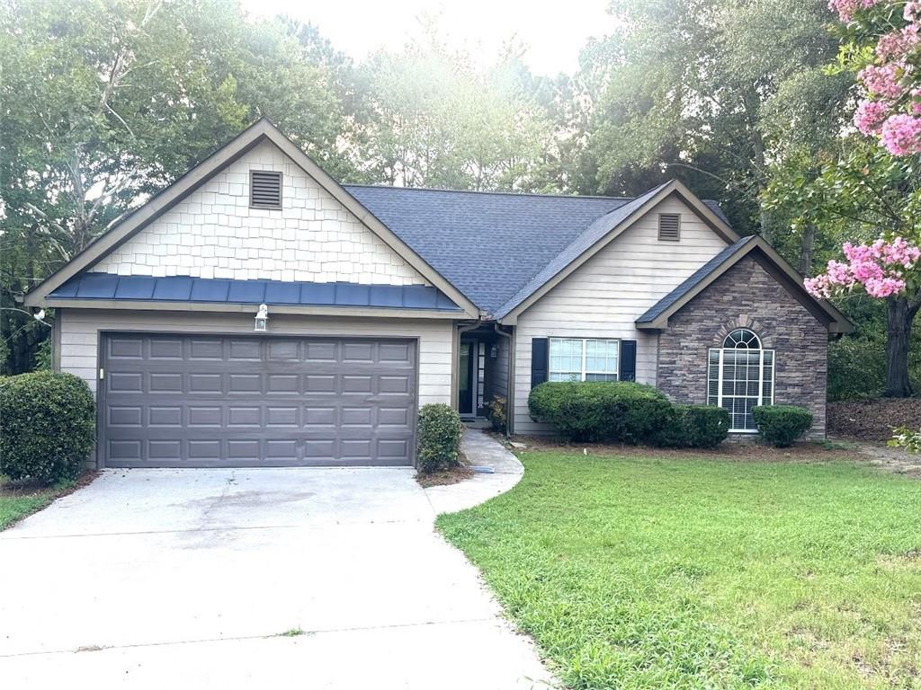 1280 Waterwood Dr., Loganville, GA 30052