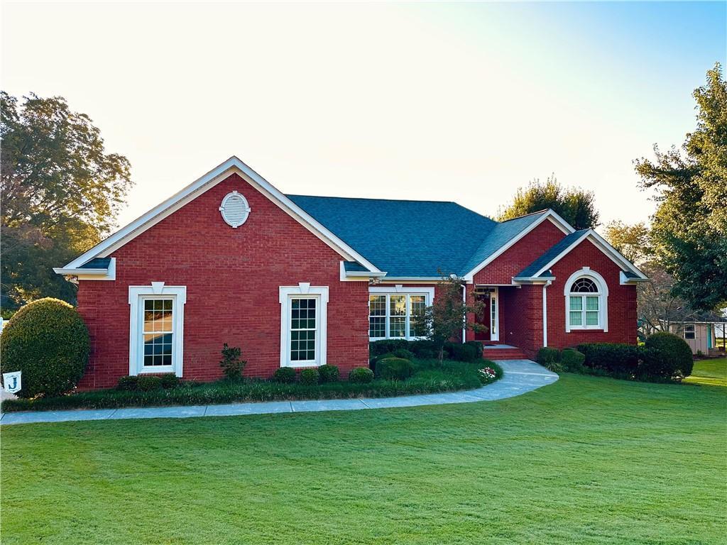 111 Oakhurst Ter., Calhoun, GA 30701