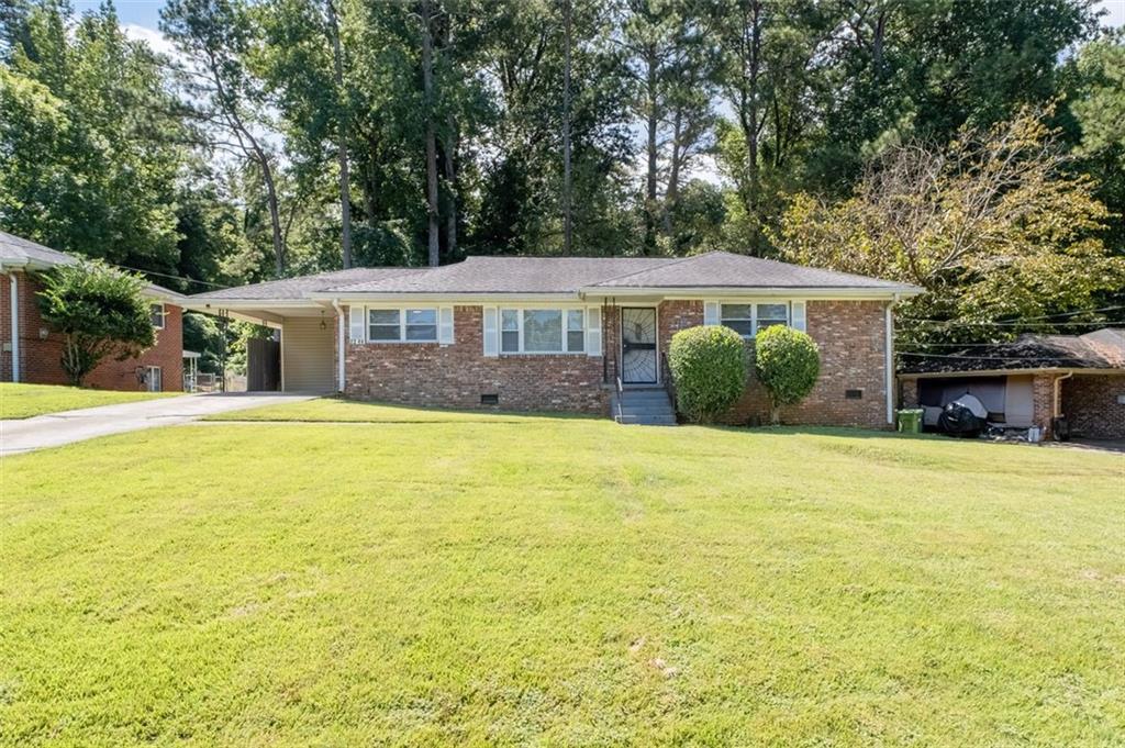2244 Bollingbrook Dr., Atlanta, GA 30311