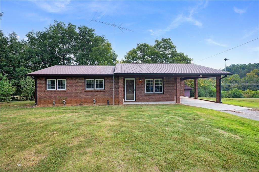 596 Pinhook Rd., Fairmount, GA 30139