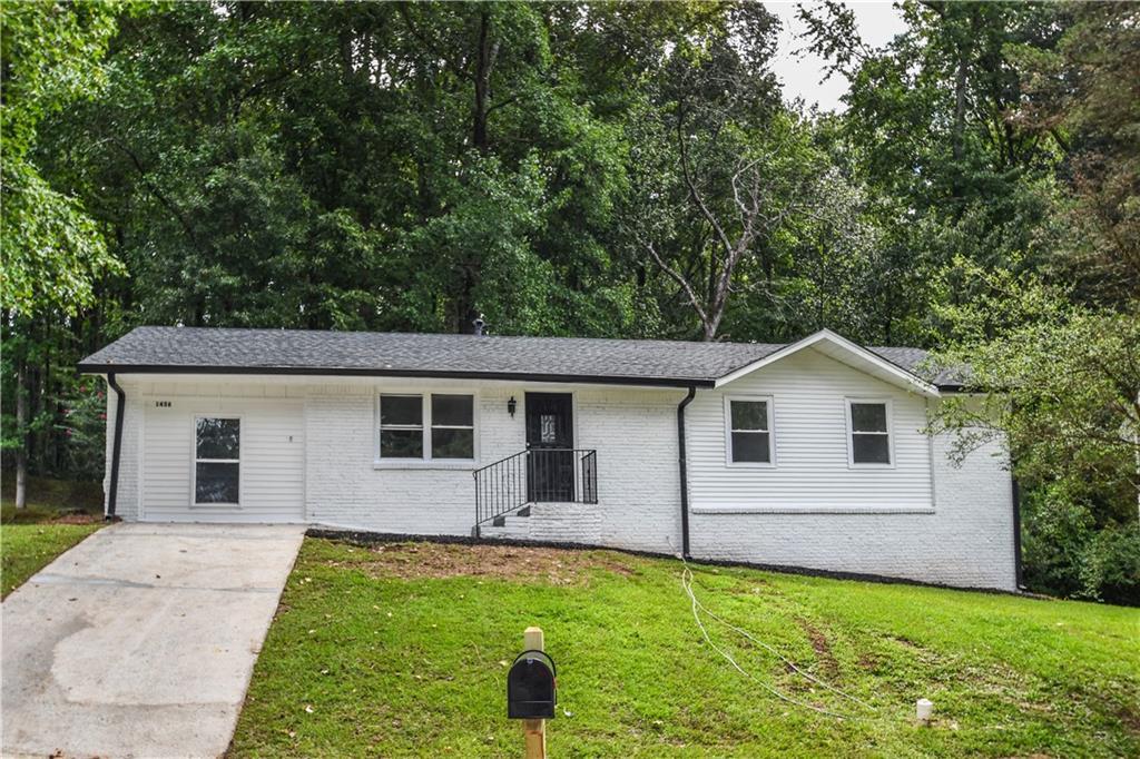 1456 Sherrie Ln., Atlanta, GA 30331