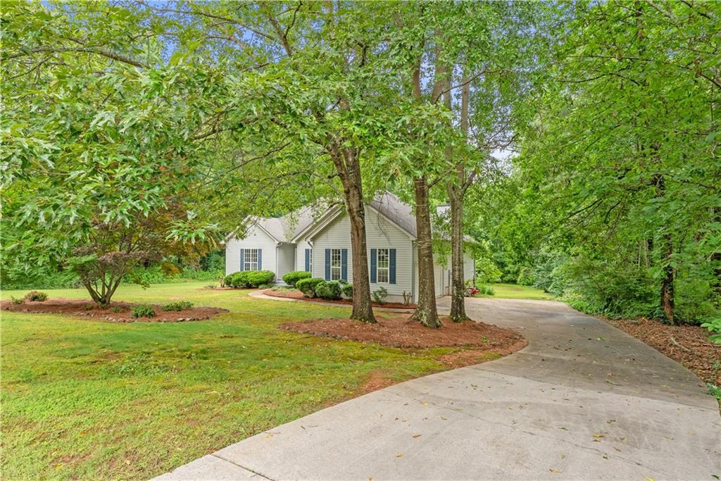 40 Wenham Ln., Sharpsburg, GA 30277