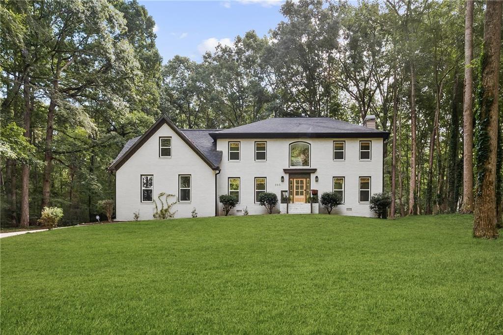 300 Creekview Tr., Fayetteville, GA 30214