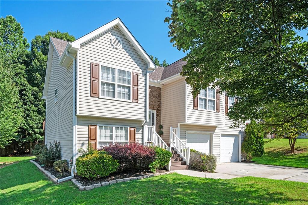 535 Aristocrat Dr., Loganville, GA 30052