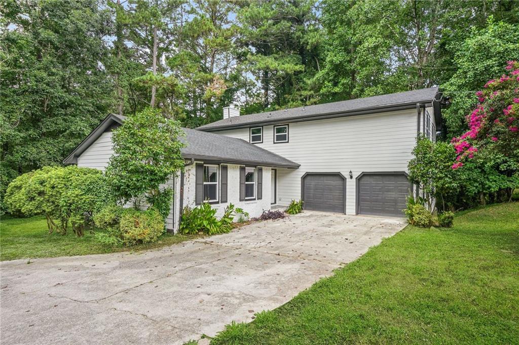 409 Arbor Ridge Dr., Stone Mountain, GA 30087