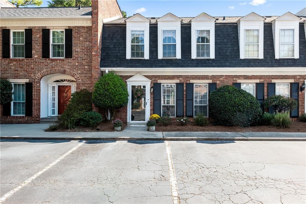 11 Palace Green Pl., Atlanta, GA 30318