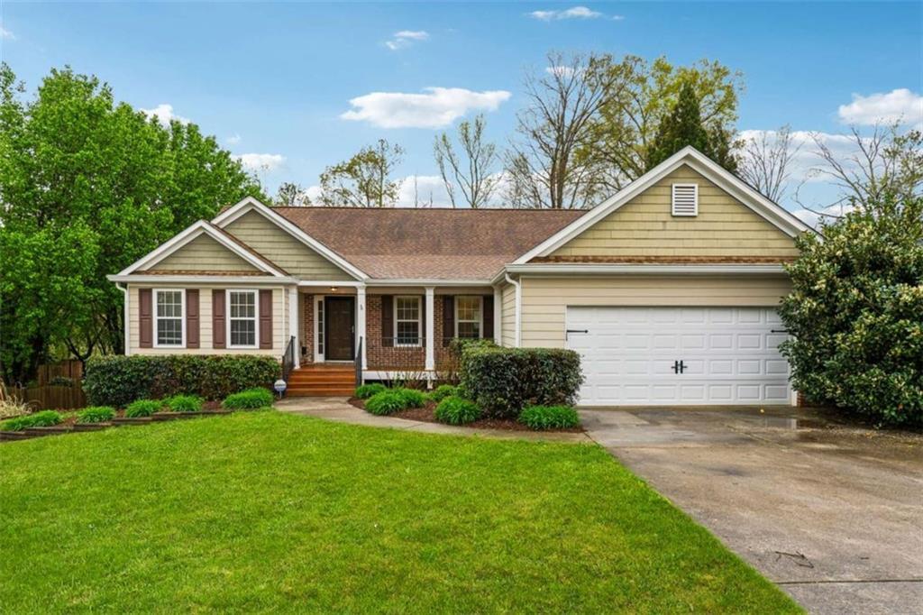 392 Beranda Cir., Douglasville, GA 30134