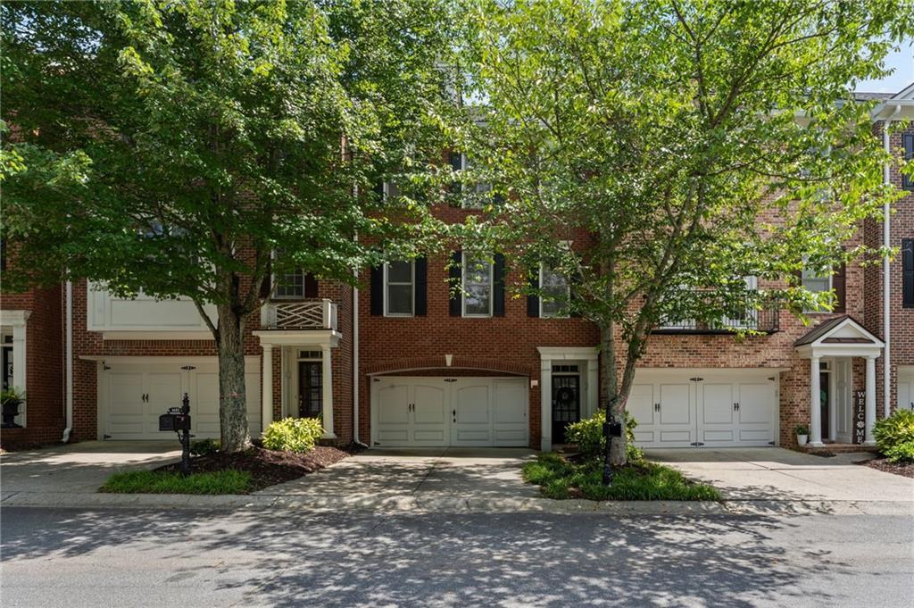 4405 Village Green Dr., Roswell, GA 30075