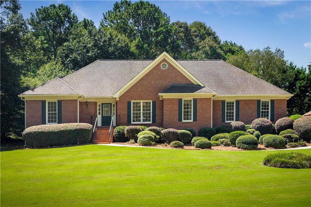 2001 Lakewood Cir., Grayson, GA 30017