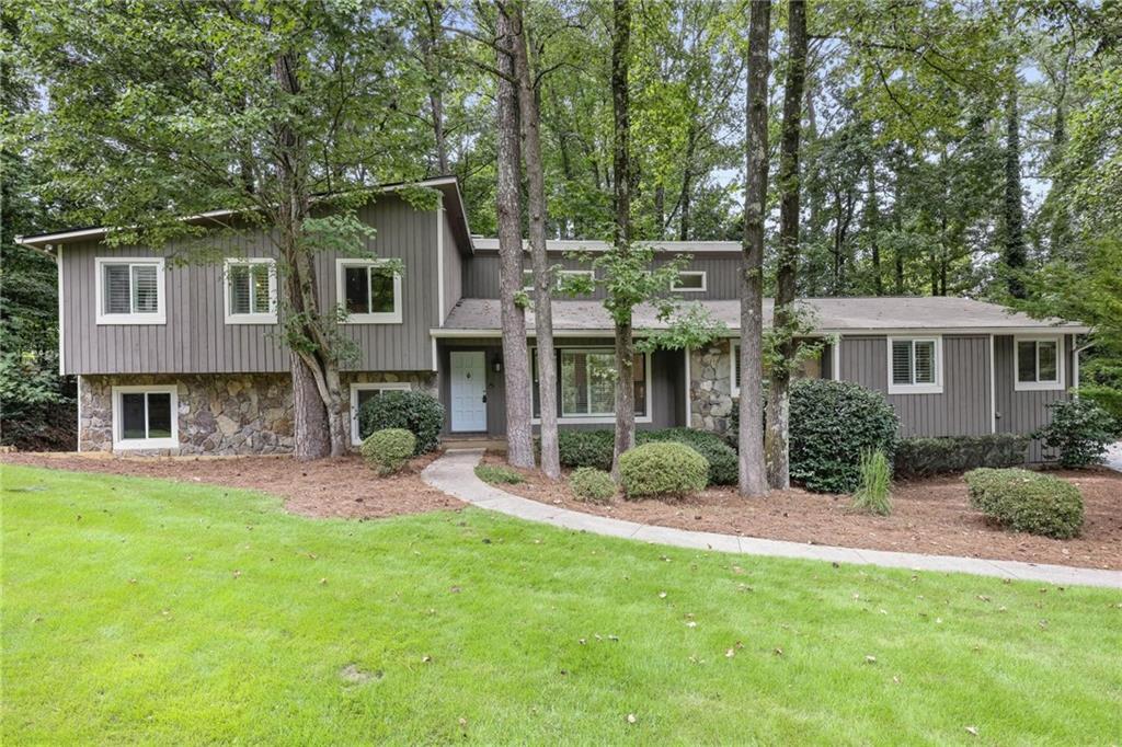 2792 Lansdowne Ln., Atlanta, GA 30339