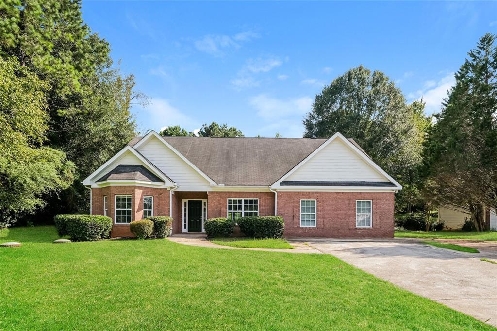 4617 River Rd., Ellenwood, GA 30294