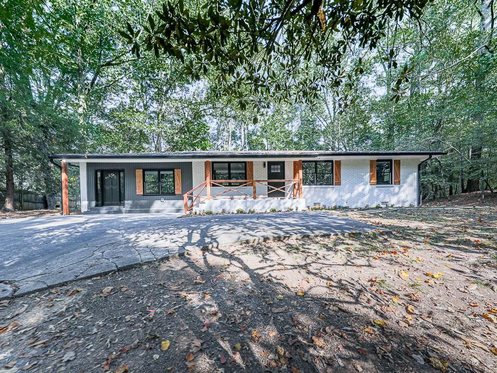 221 Wonewok Dr., Canton, GA 30114