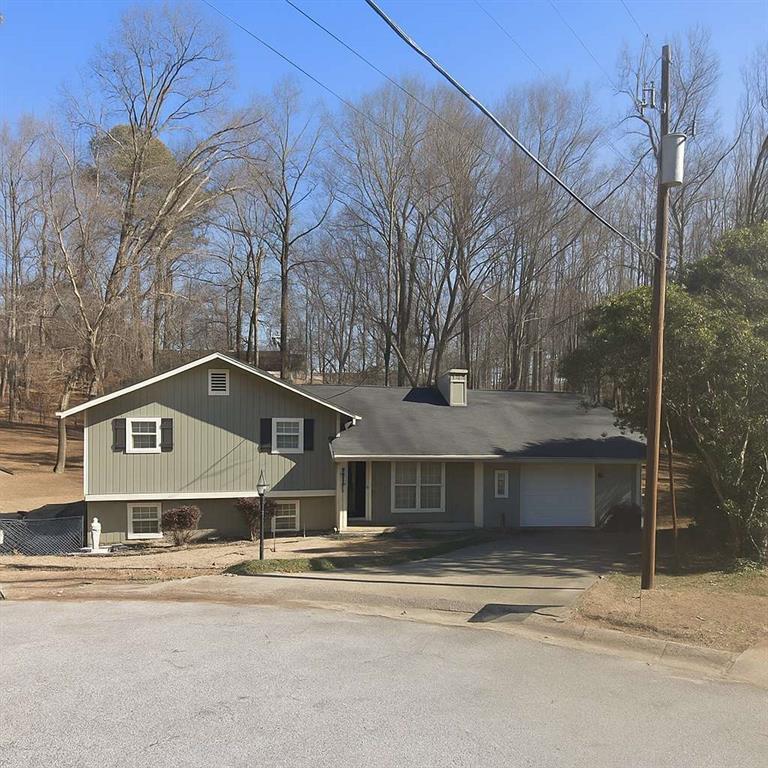 4450 Poplar Ct., Douglasville, GA 30135
