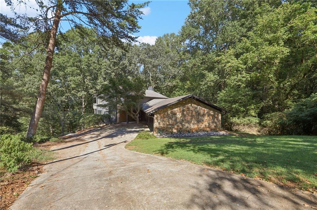 120 Huntcliff Point, Atlanta, GA 30350