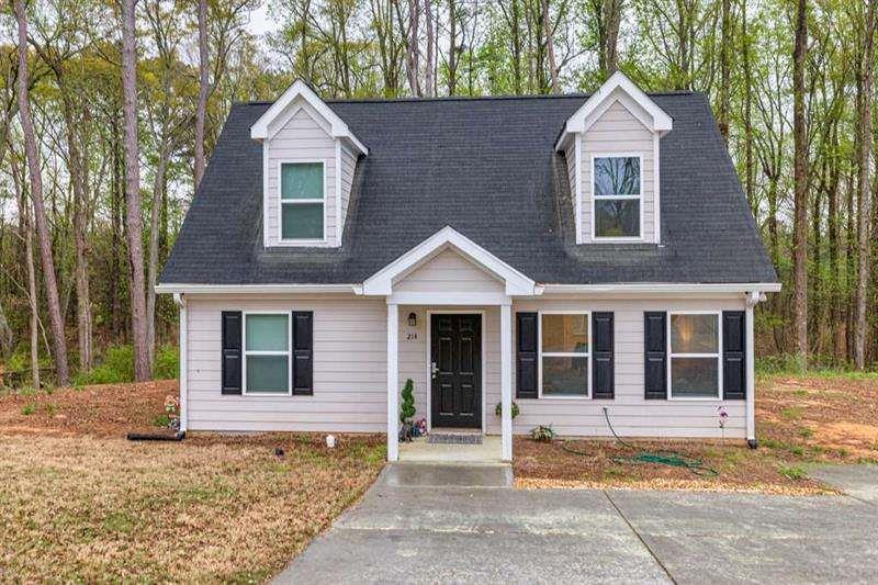 214 Walton St., Loganville, GA 30052