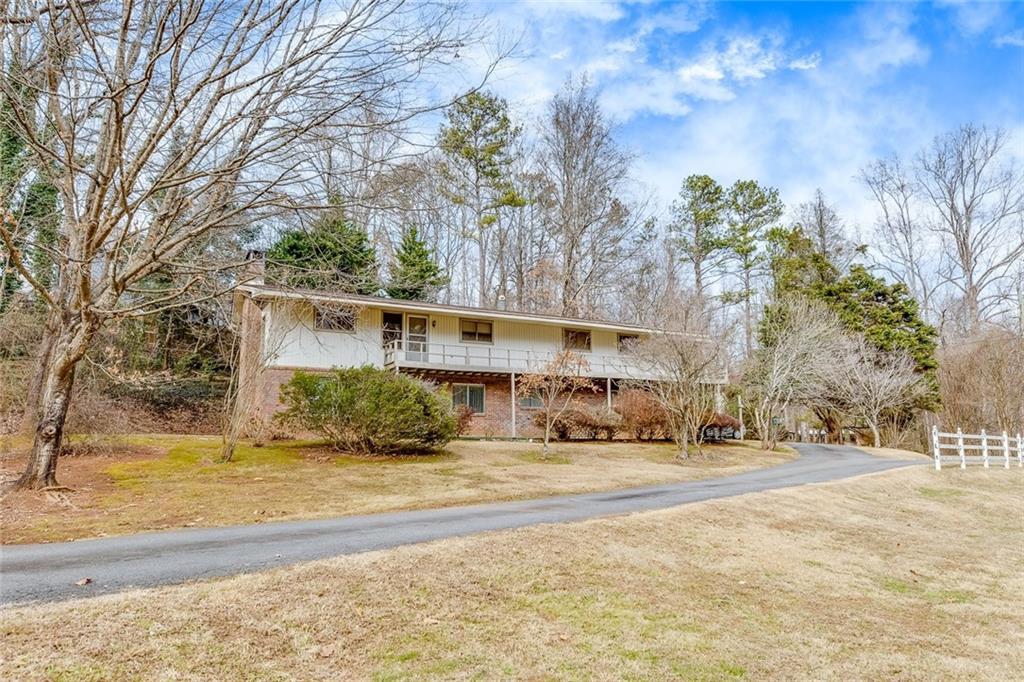 1036 Wooten Lake Rd., Kennesaw, GA 30144