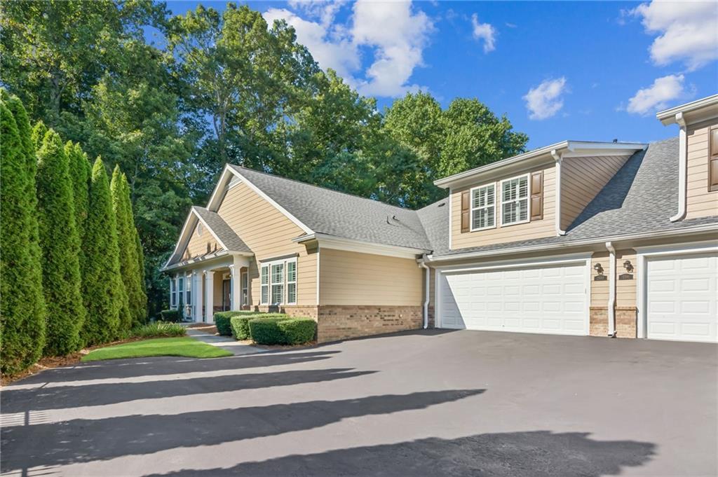 2593 Grapevine Cir. #301, Cumming, GA 30041