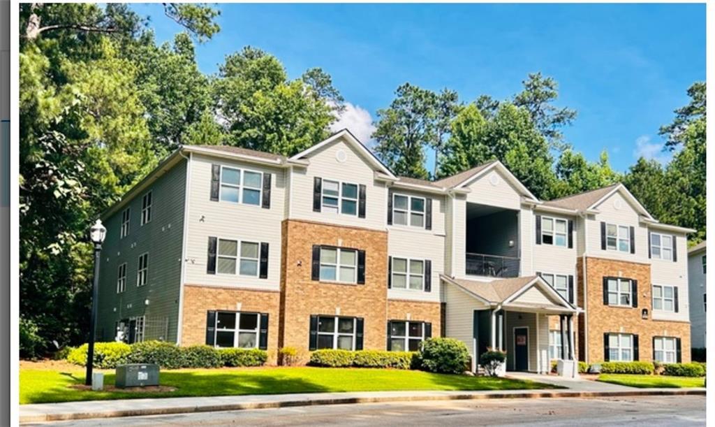 8201 Fairington Village Dr., Lithonia, GA 30038