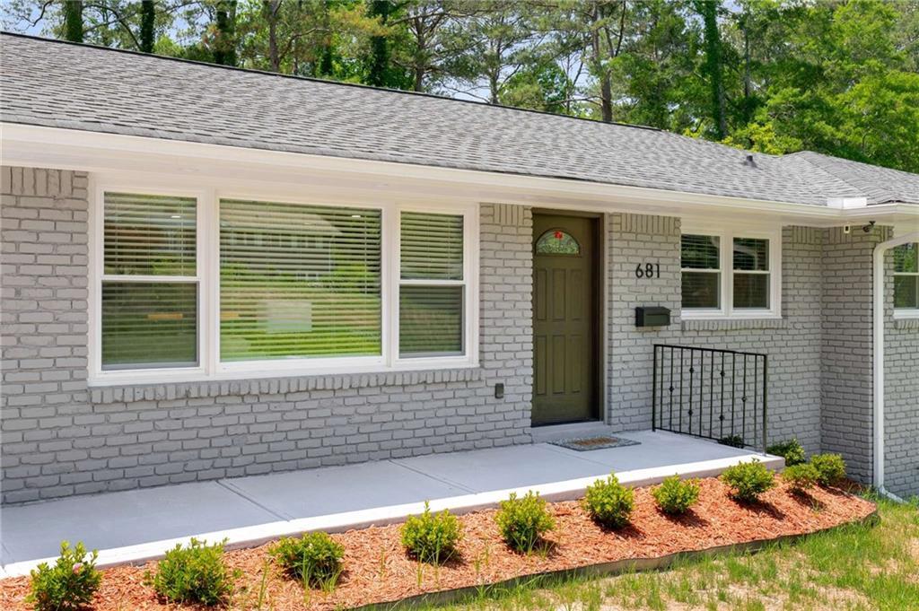 681 Fielding Ln., Atlanta, GA 30311