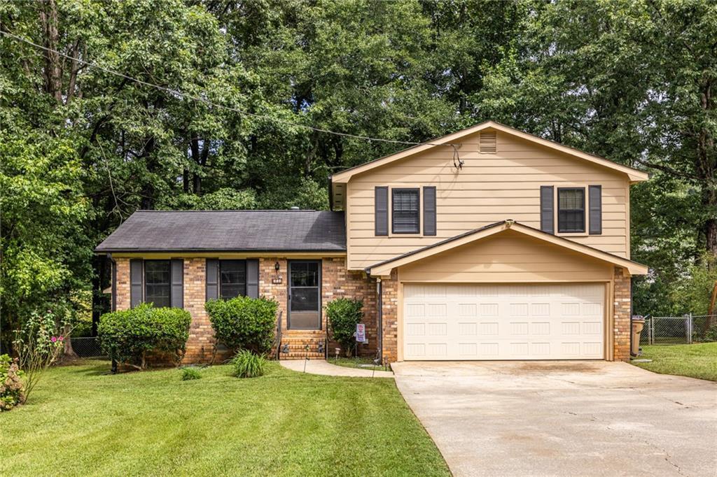 230 Carriage Cir., Stockbridge, GA 30281