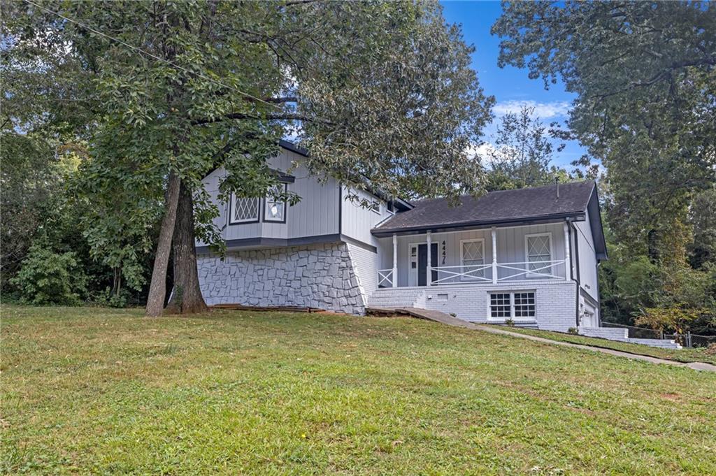 4447 Lake Breeze Dr., Stone Mountain, GA 30083