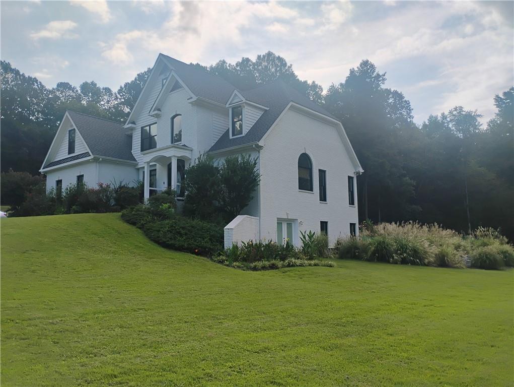 197 Evecliff Dr., Dallas, GA 30132