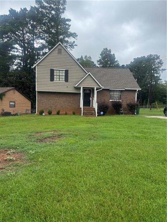 9386 Woodknoll Ln., Jonesboro, GA 30238
