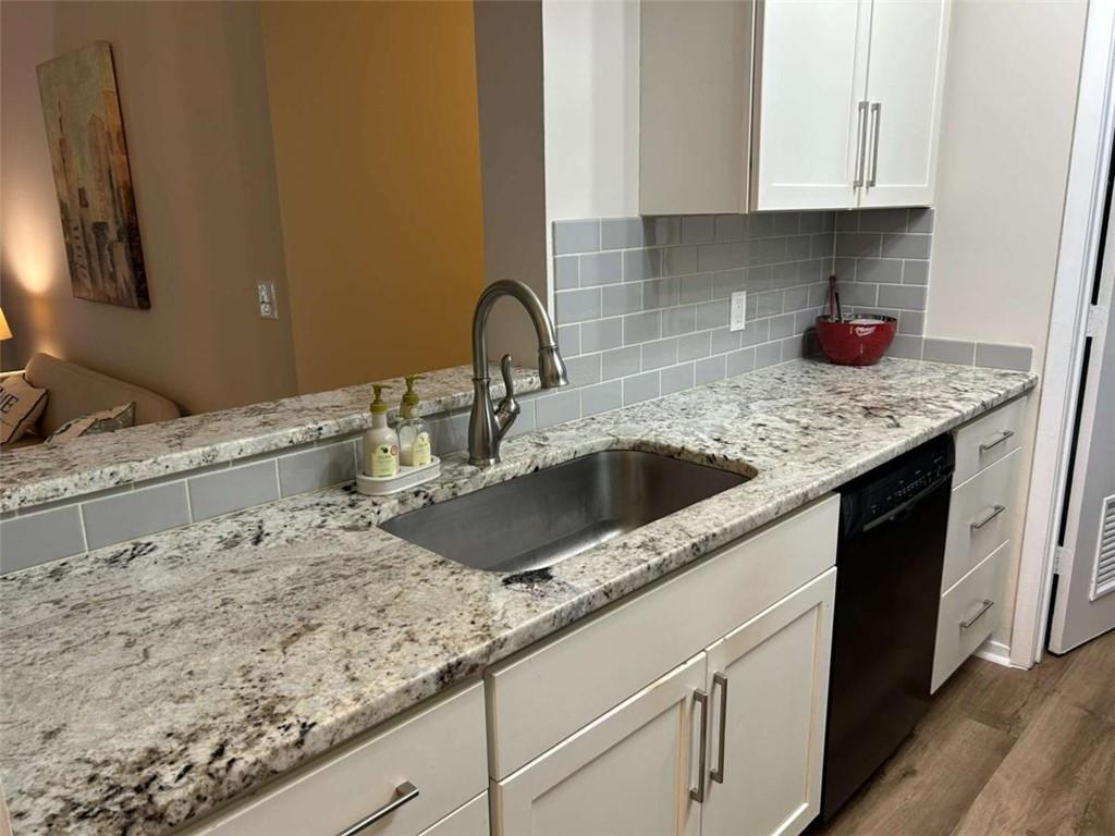 1315 Mcclelen Way, Decatur, GA 30033
