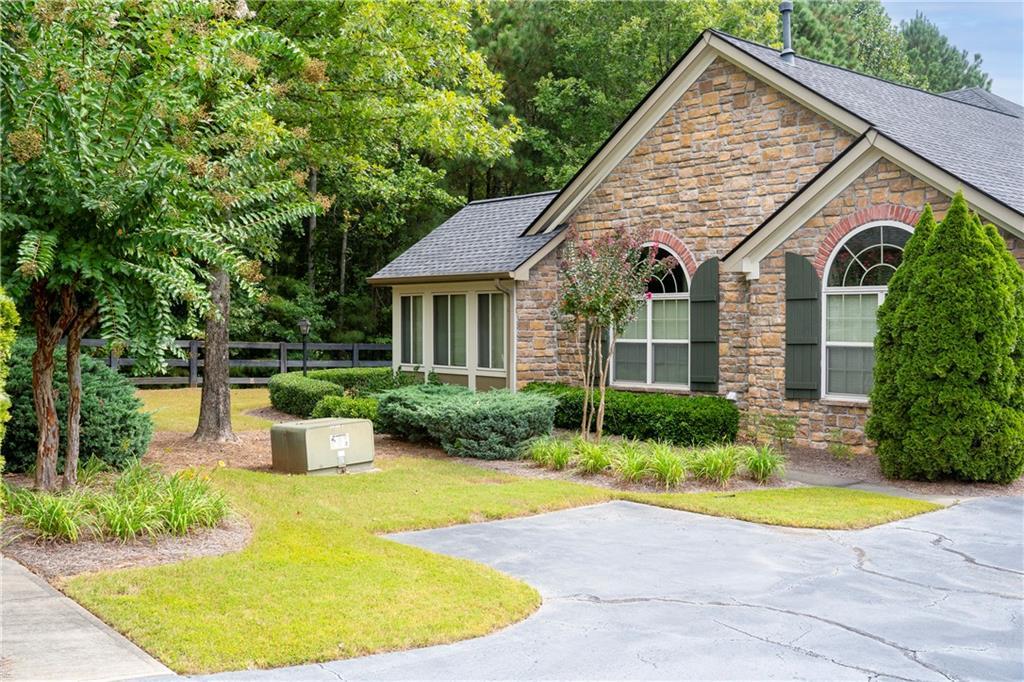 5208 Stone Village Cir., Kennesaw, GA 30152