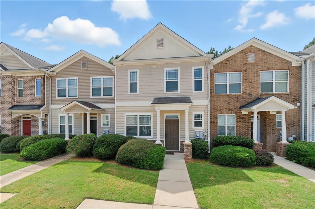 6347 Ellenwood Dr., Rex, GA 30273