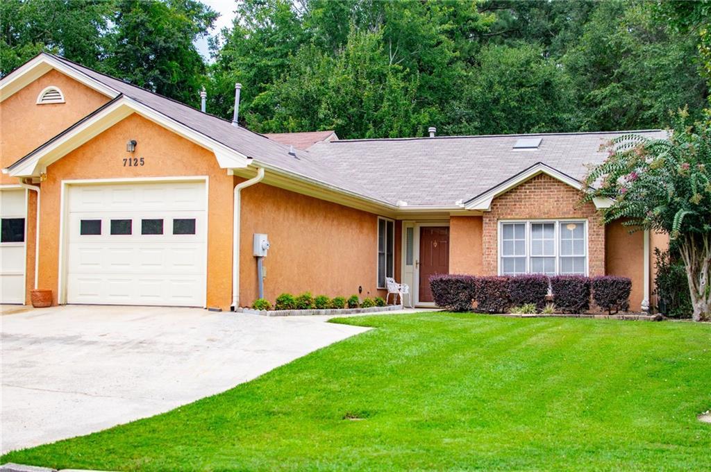 7125 Woodridge Ln., Union City, GA 30291