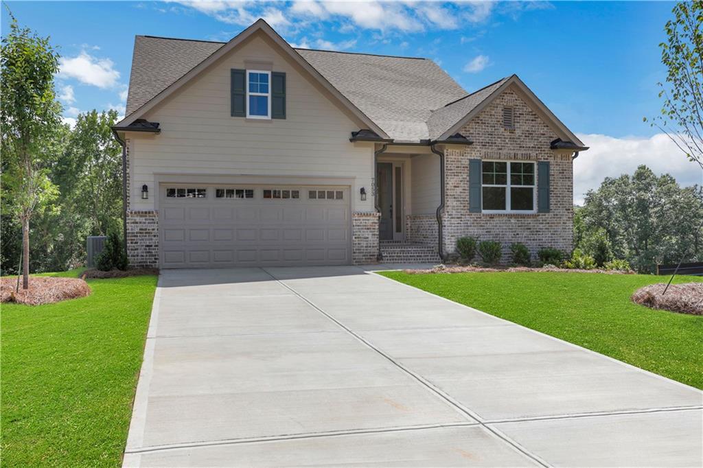 7053 Manchester Dr., Flowery Branch, GA 30542