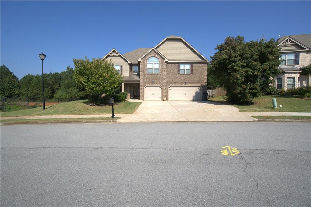 6284 Brookridge Dr., Flowery Branch, GA 30542