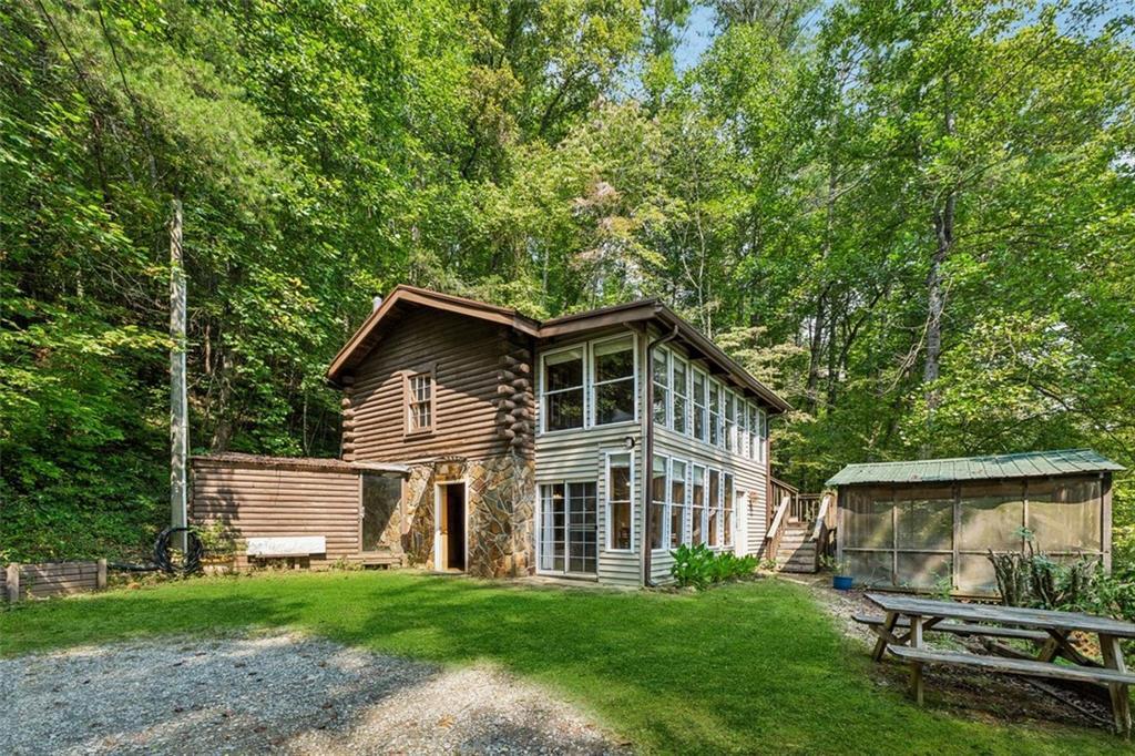 535 Hidden Valley Tr., Ellijay, GA 30540