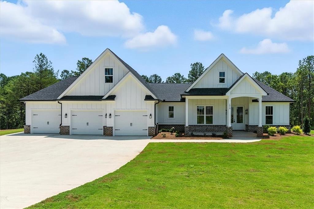 1010 Cable Rd., Waleska, GA 30183