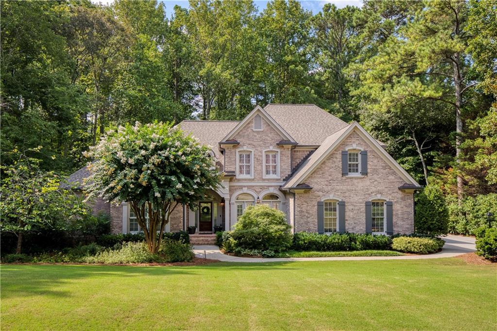 711 Hallbrook Ct., Alpharetta, GA 30004