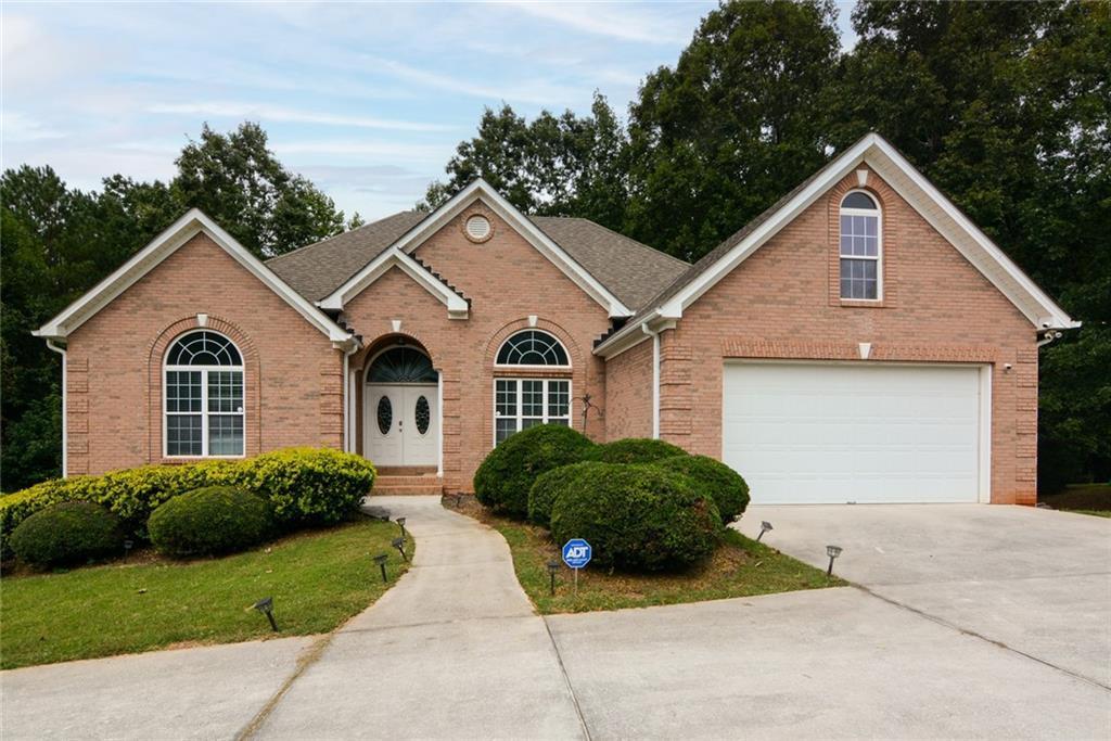 560 Clearbrook Dr., Covington, GA 30016