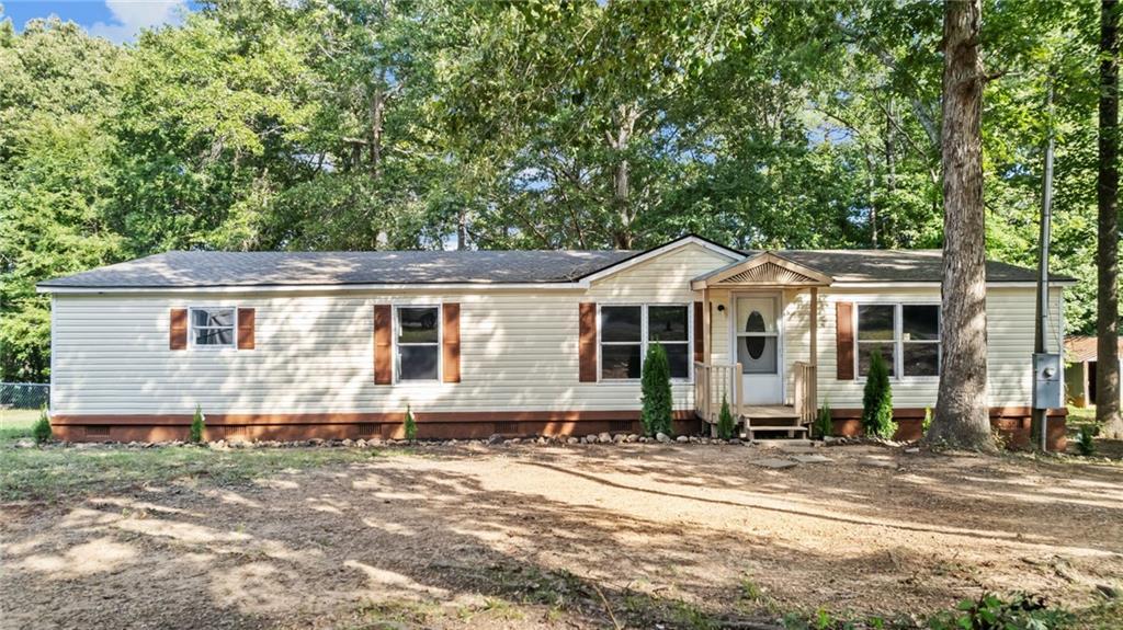 52 Lloyd Dr., Aragon, GA 30104