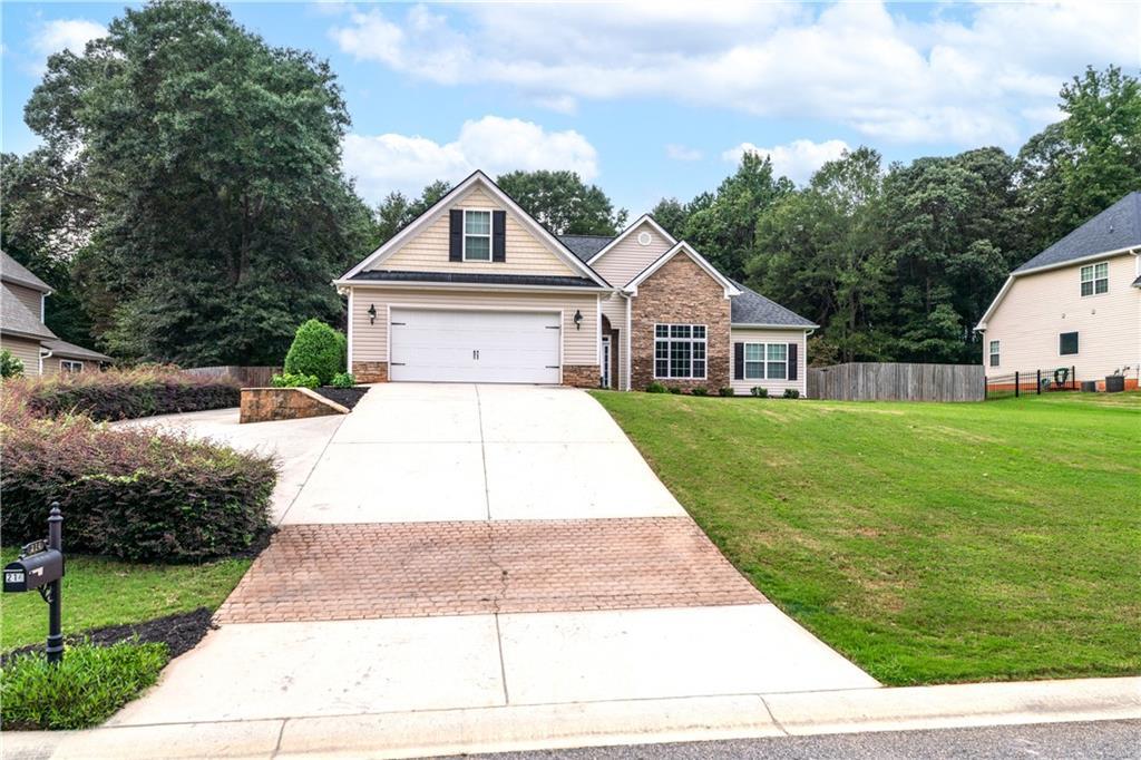 214 Palmer Ct., Jefferson, GA 30549