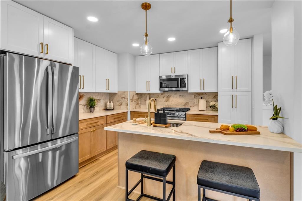 1015 Creatwood Cir., Smyrna, GA 30080