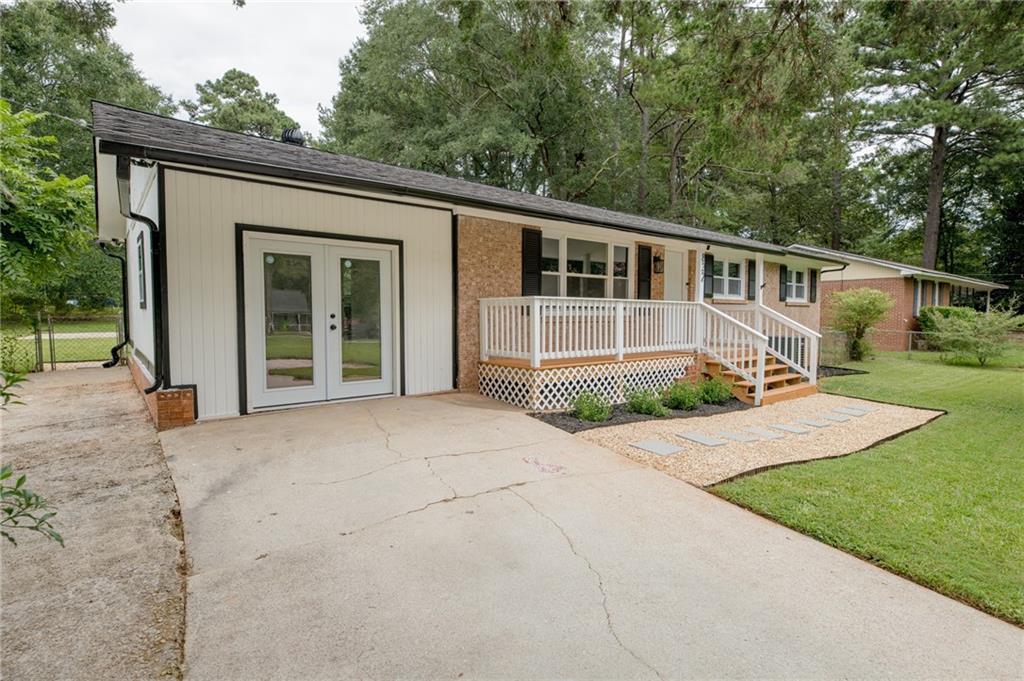 832 Virginia Ct., Conyers, GA 30094