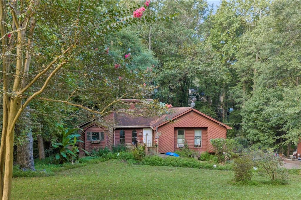 1373 Fairfield Dr., Lilburn, GA 30047