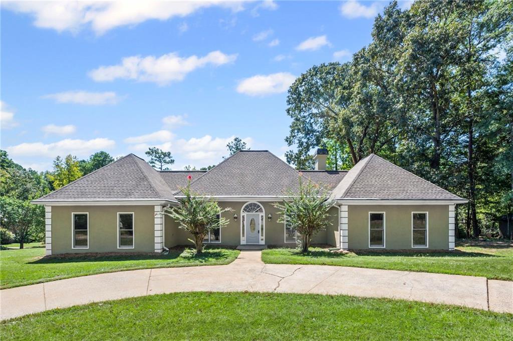 75 Tomahawk Dr., Sharpsburg, GA 30277