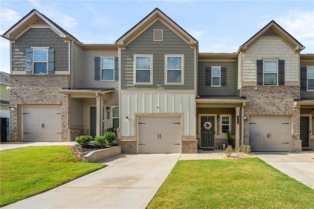 7098 Chara Ln., Atlanta, GA 30331