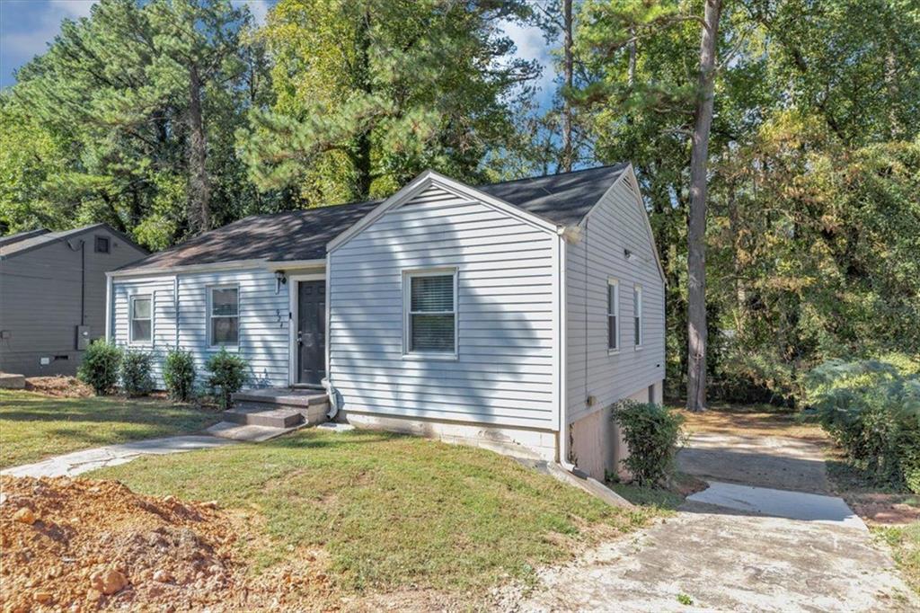 924 Beecher Ct., Atlanta, GA 30311
