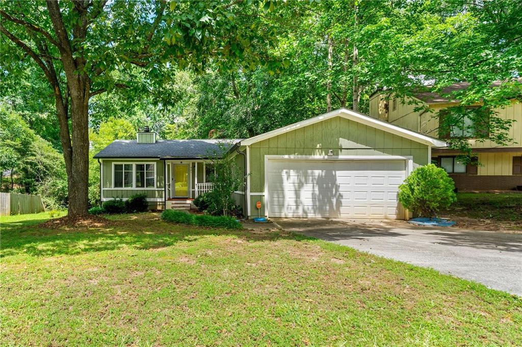 921 Hemingway Rd., Stone Mountain, GA 30088