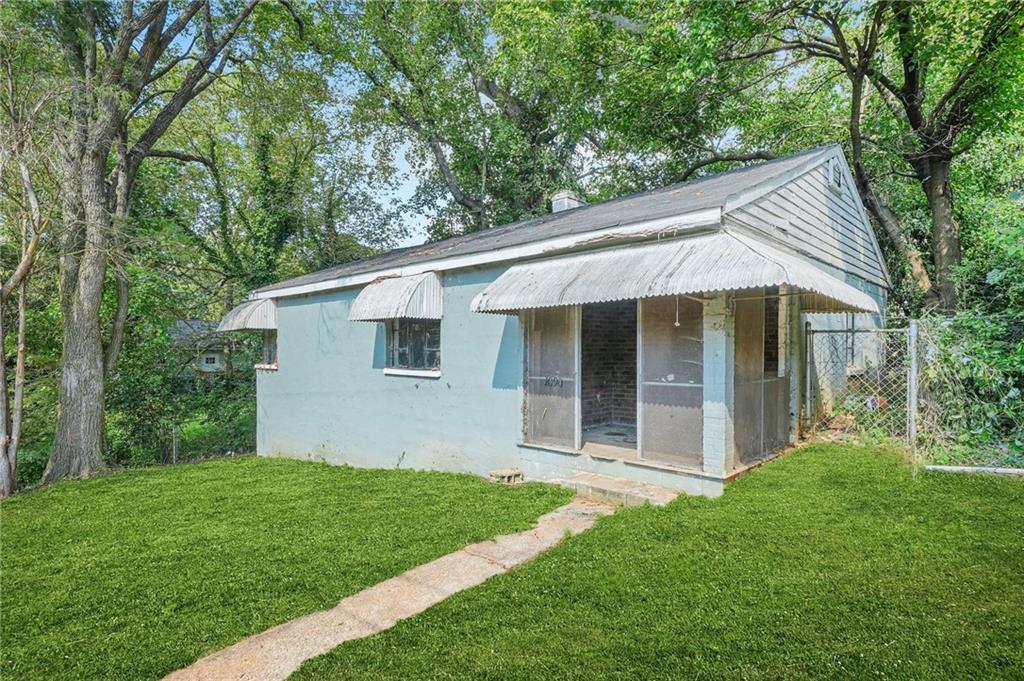 1090 Ira St., Atlanta, GA 30310